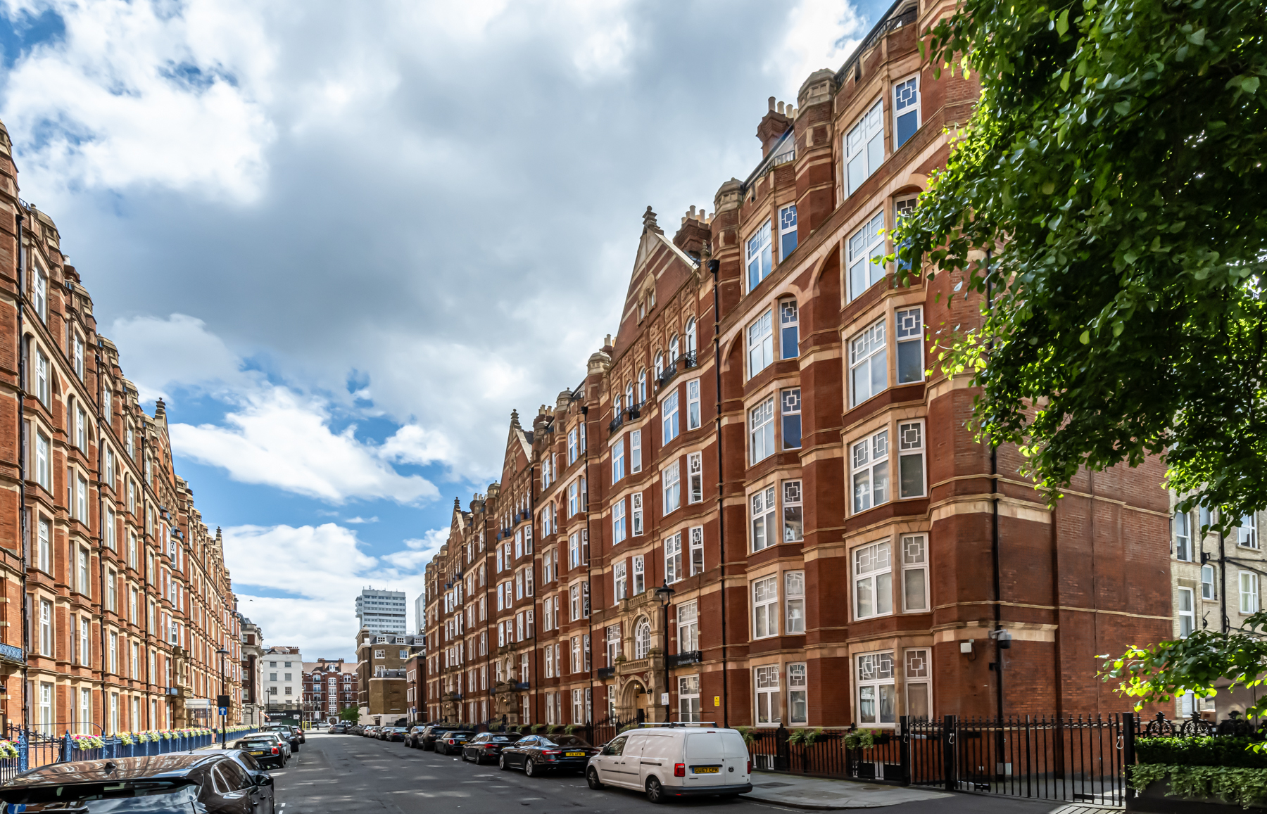 Bickenhall Mansions 229 014 LR
